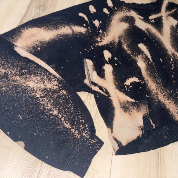 Oversized Black Graffitied Cropped Sweatshirt - Picture 4 of 5